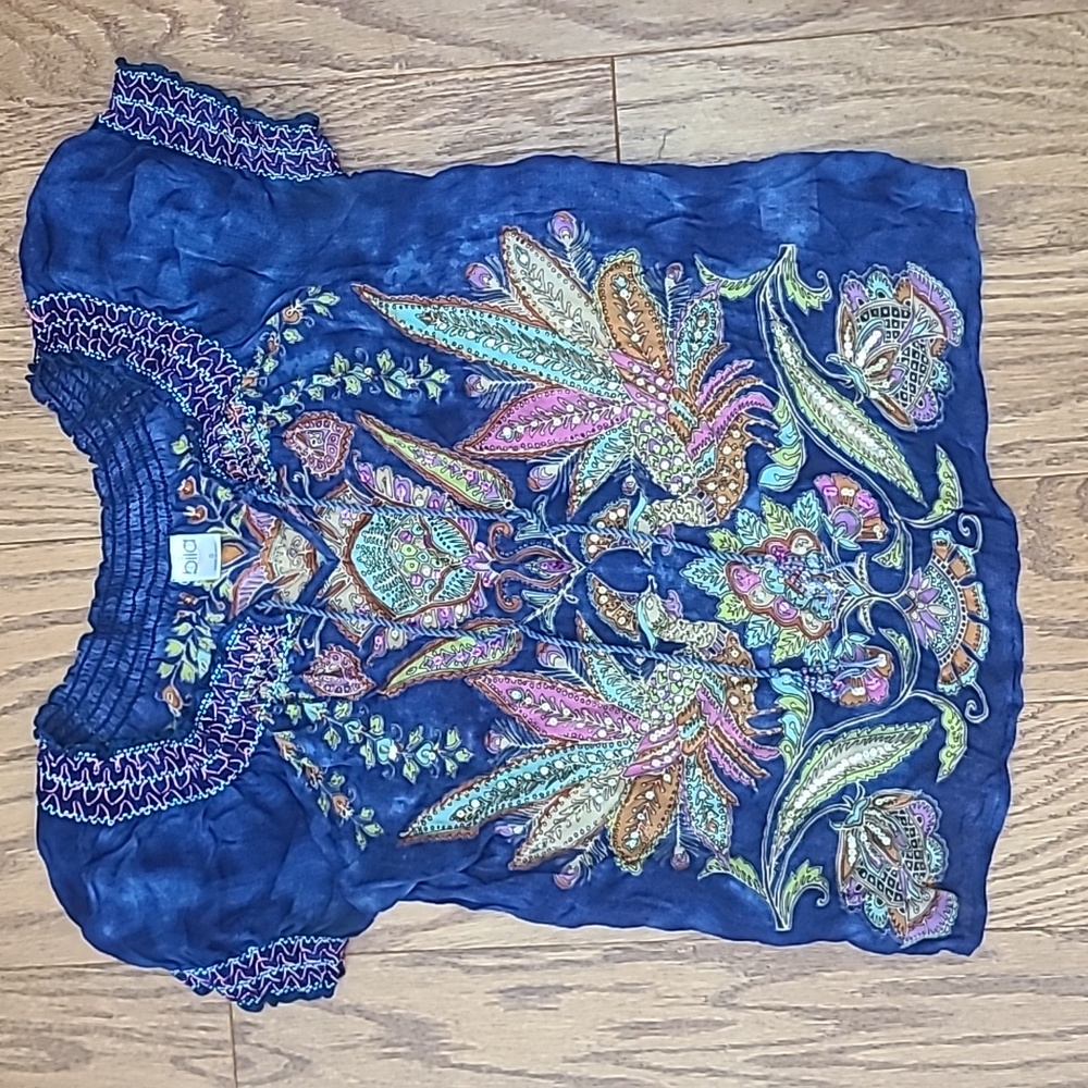 Bila Boho lightweight Sequined Embelished Top Size Small